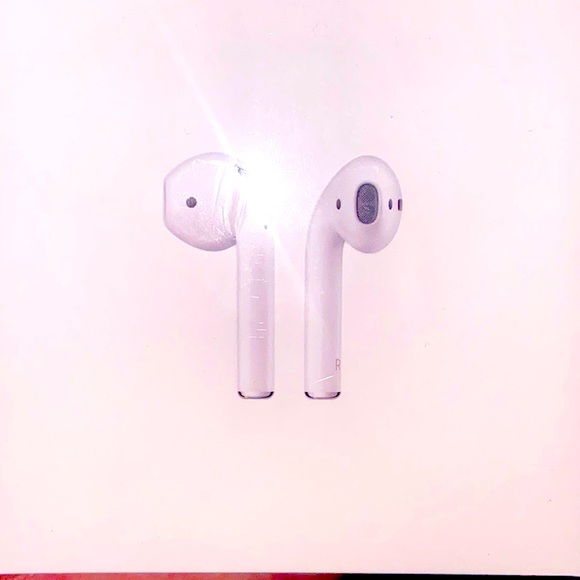 Apple AirPods Gen2 - Picture 1 of 3
